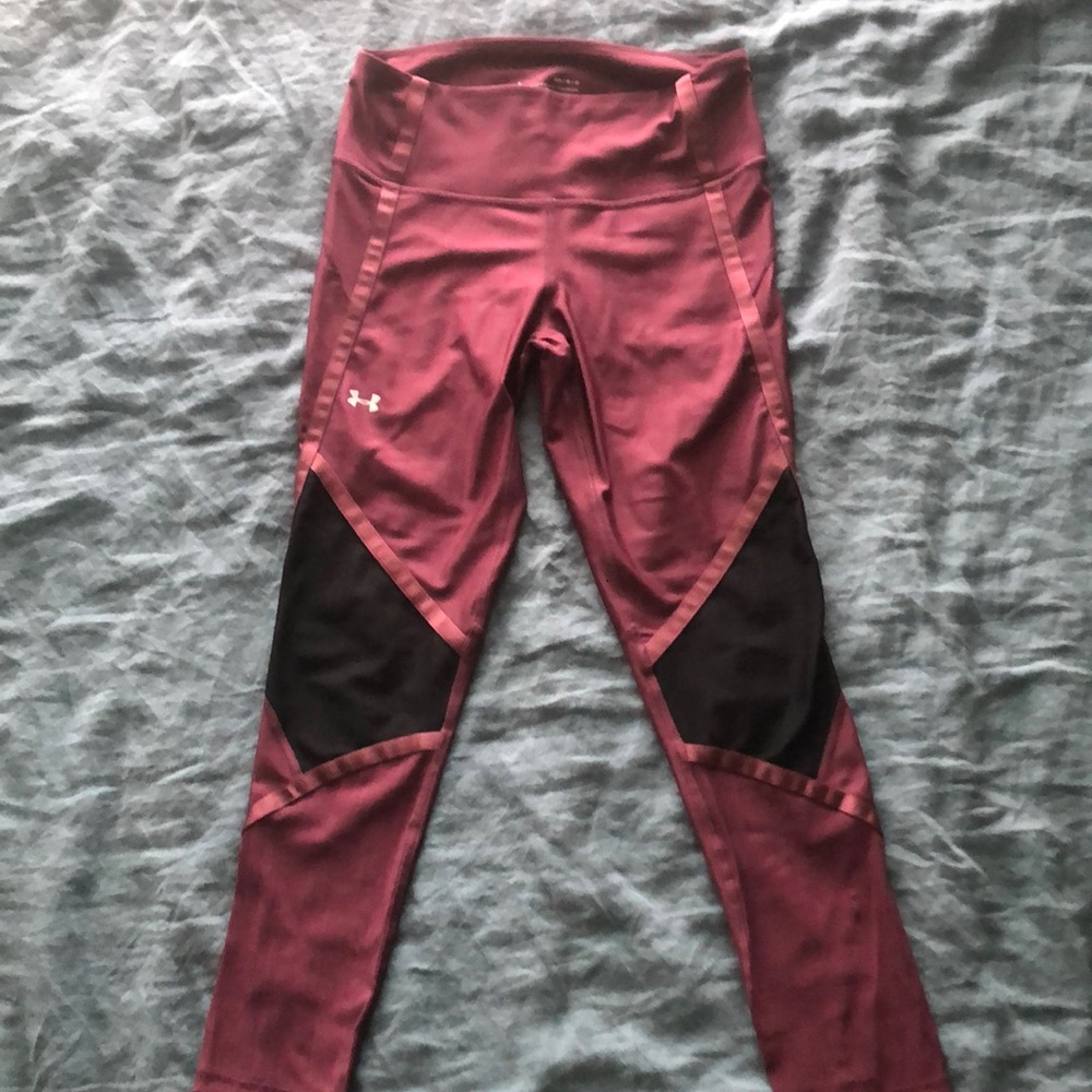 Athletic leggings size Medium- maroon, Under Armour